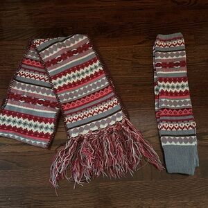 Athleta scarf and leg warmer set very good condition